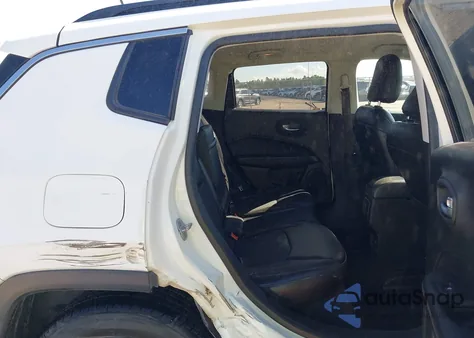 2018 Jeep Compass Latitude Fwd z USA, uszkodzony, nr VIN 3C4NJCBB1JT469184